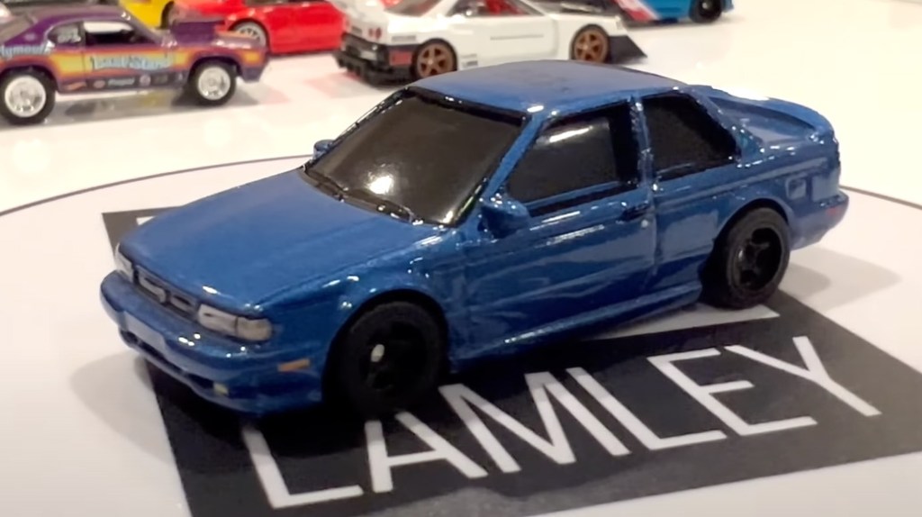 Hot Wheels Nissan Sentra SE-R in Blue