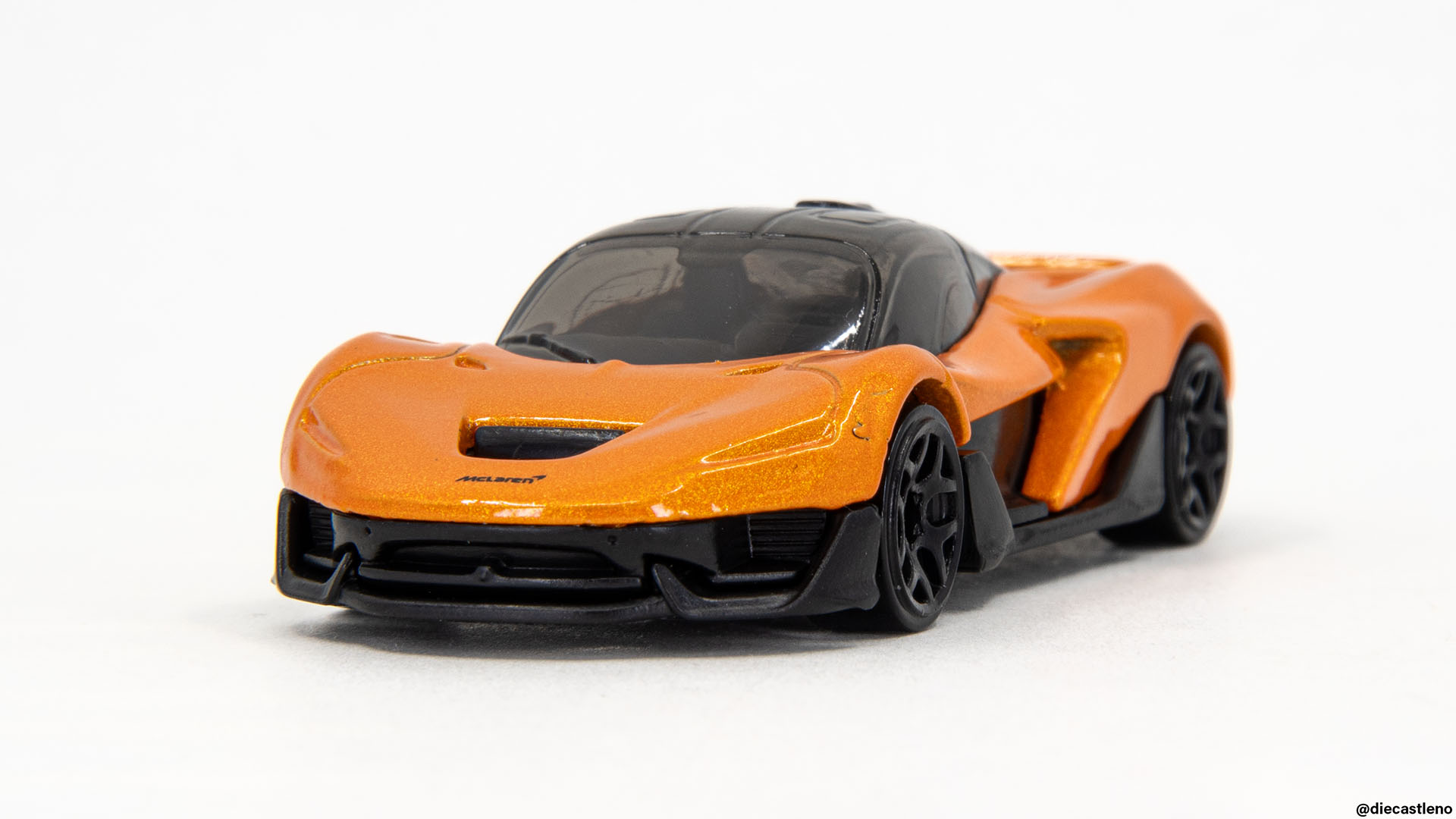 hot-wheels-mclaren-w1-orange-5